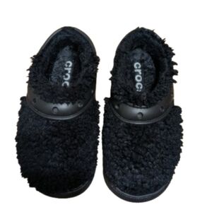 CROCS Black Fuzzy Mules